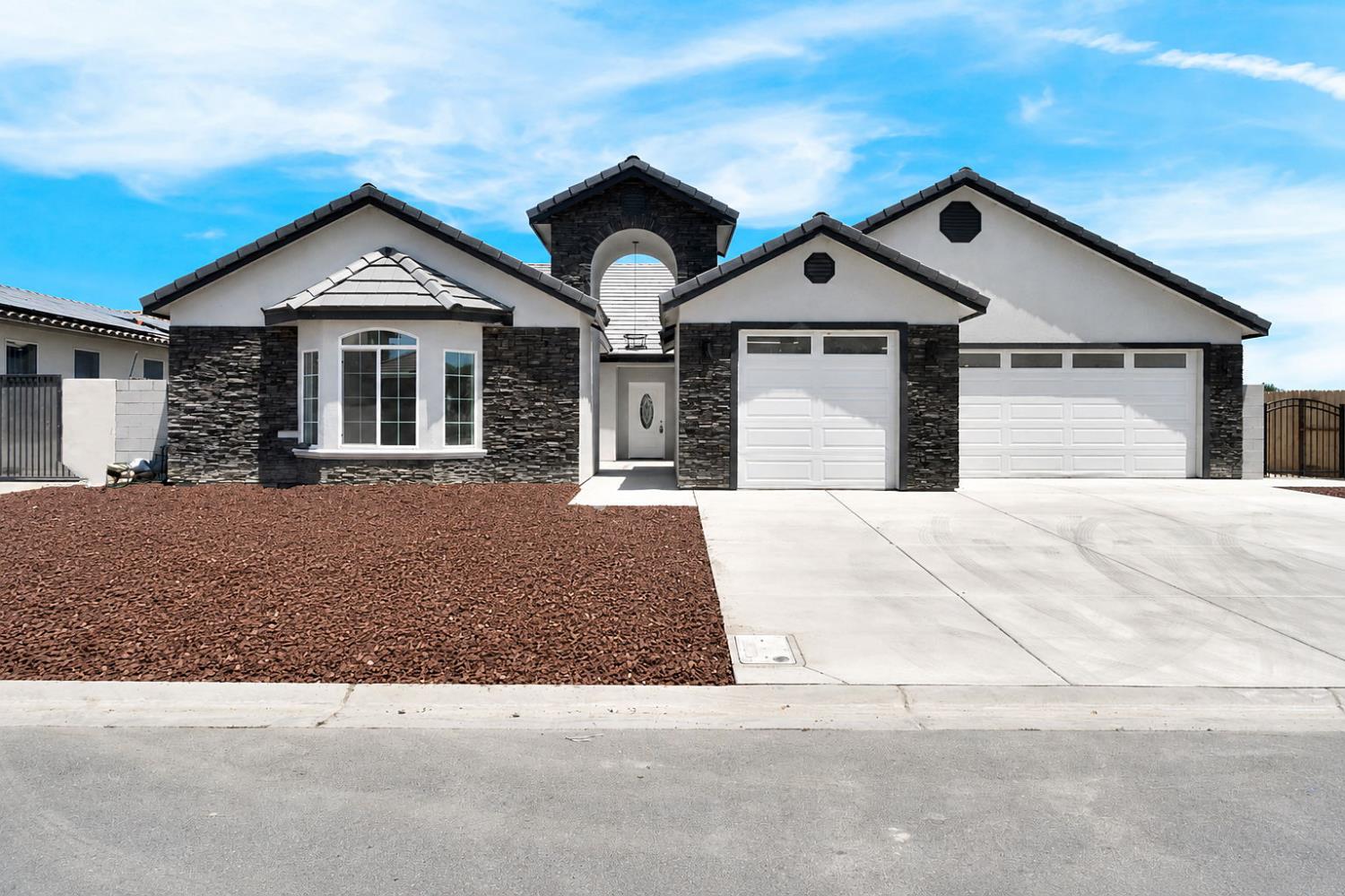 8215 LAKE SHORE DRIVE, Chowchilla, CA 93610