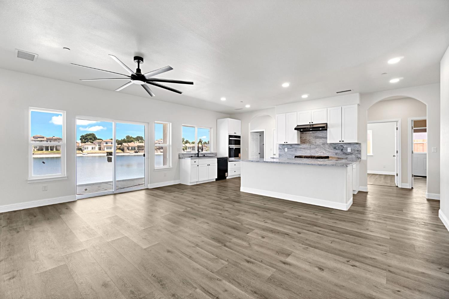 8215 LAKE SHORE DRIVE, Chowchilla, CA 93610