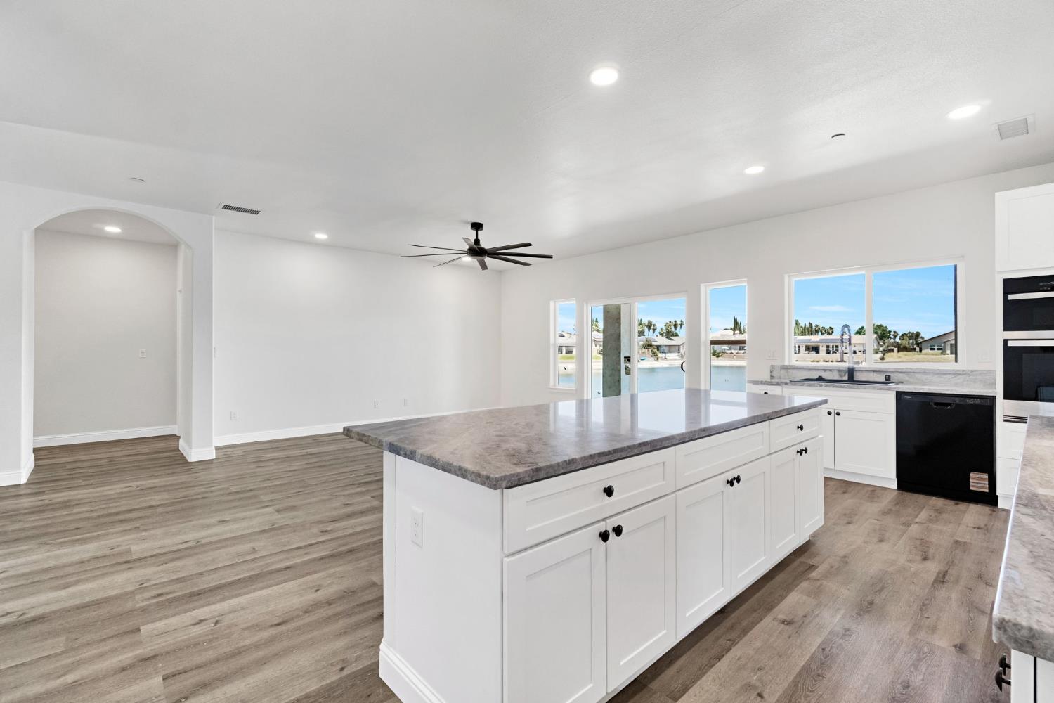 8215 LAKE SHORE DRIVE, Chowchilla, CA 93610