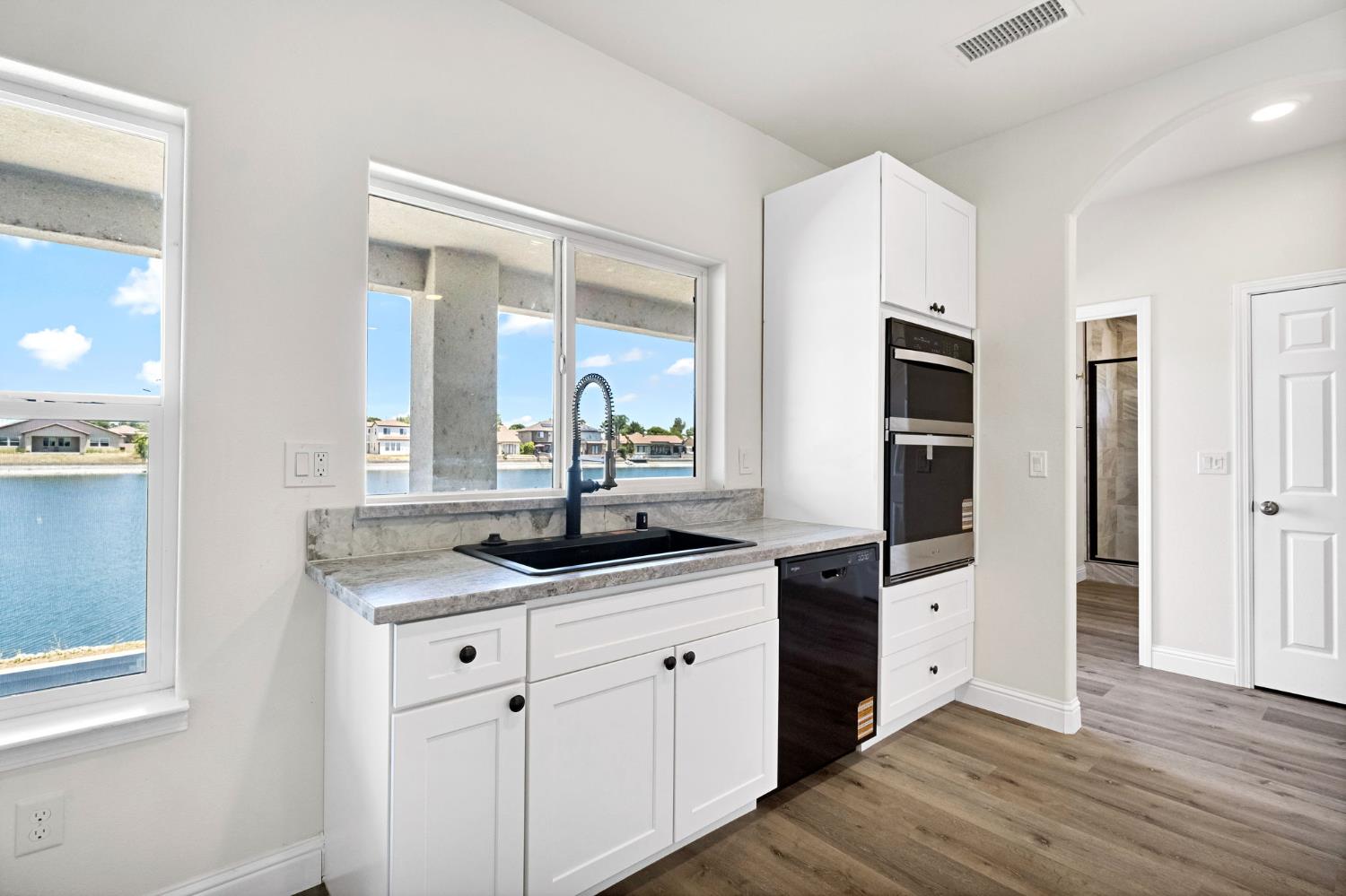 8215 LAKE SHORE DRIVE, Chowchilla, CA 93610