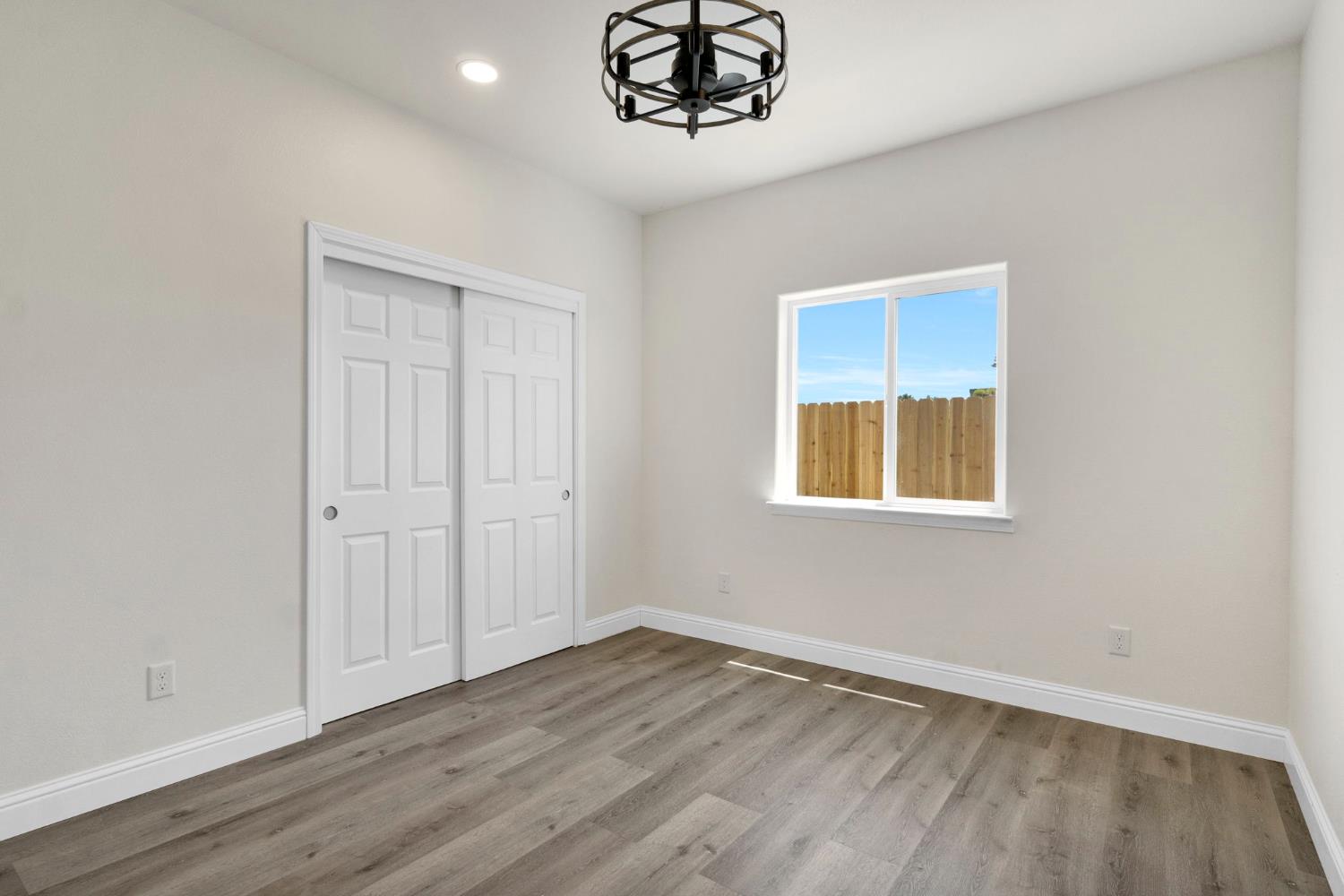 8215 LAKE SHORE DRIVE, Chowchilla, CA 93610