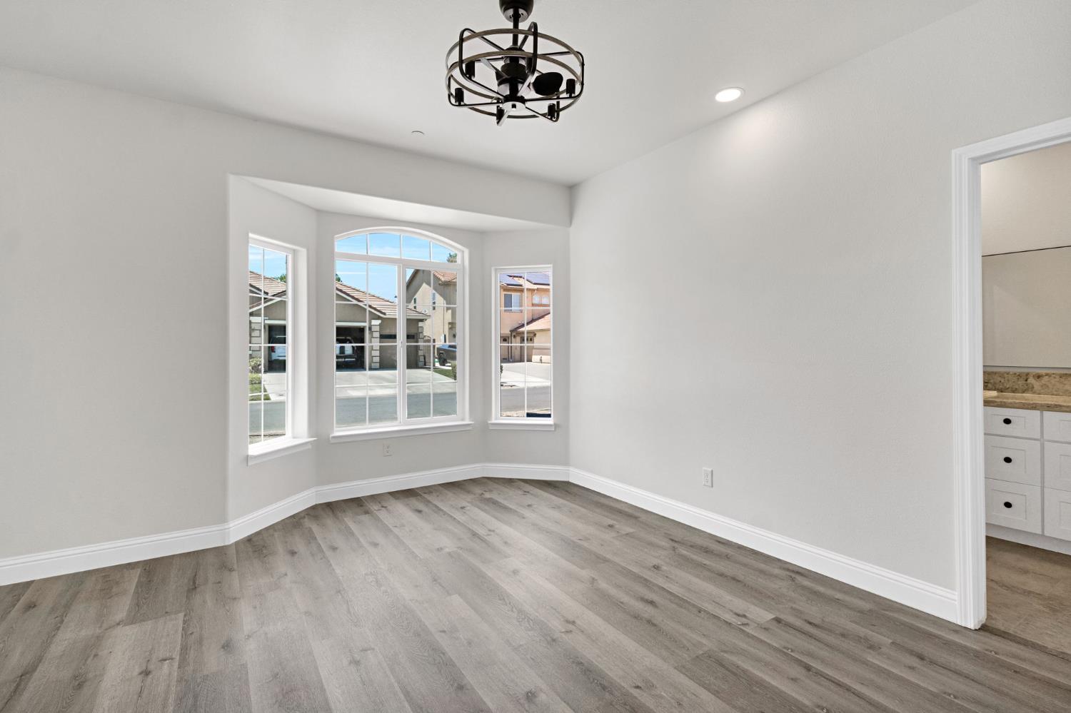 8215 LAKE SHORE DRIVE, Chowchilla, CA 93610