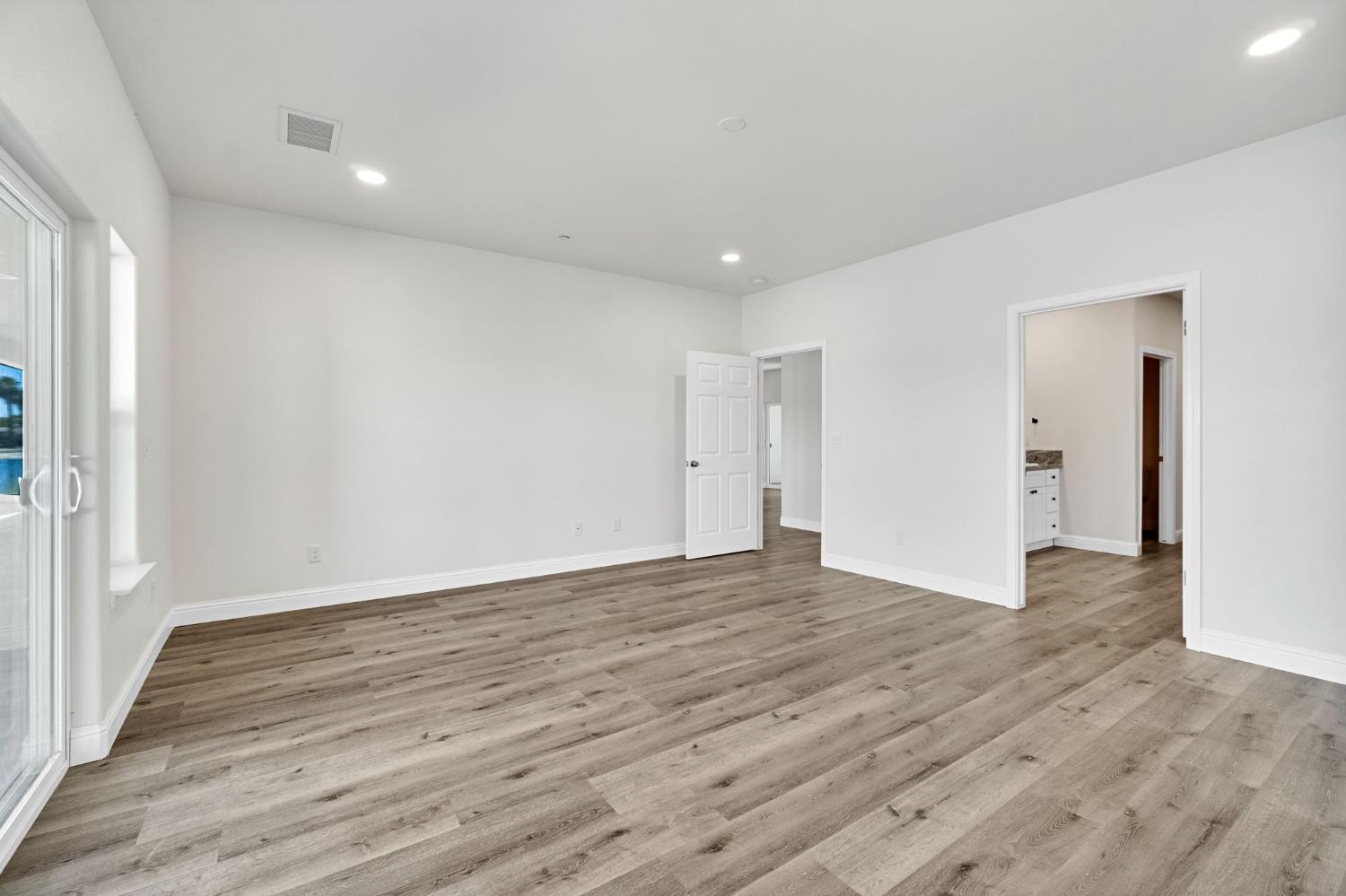 8215 LAKE SHORE DRIVE, Chowchilla, CA 93610