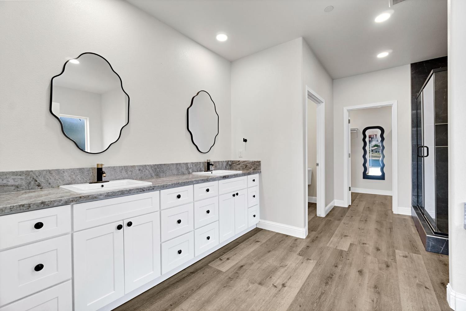 8215 LAKE SHORE DRIVE, Chowchilla, CA 93610