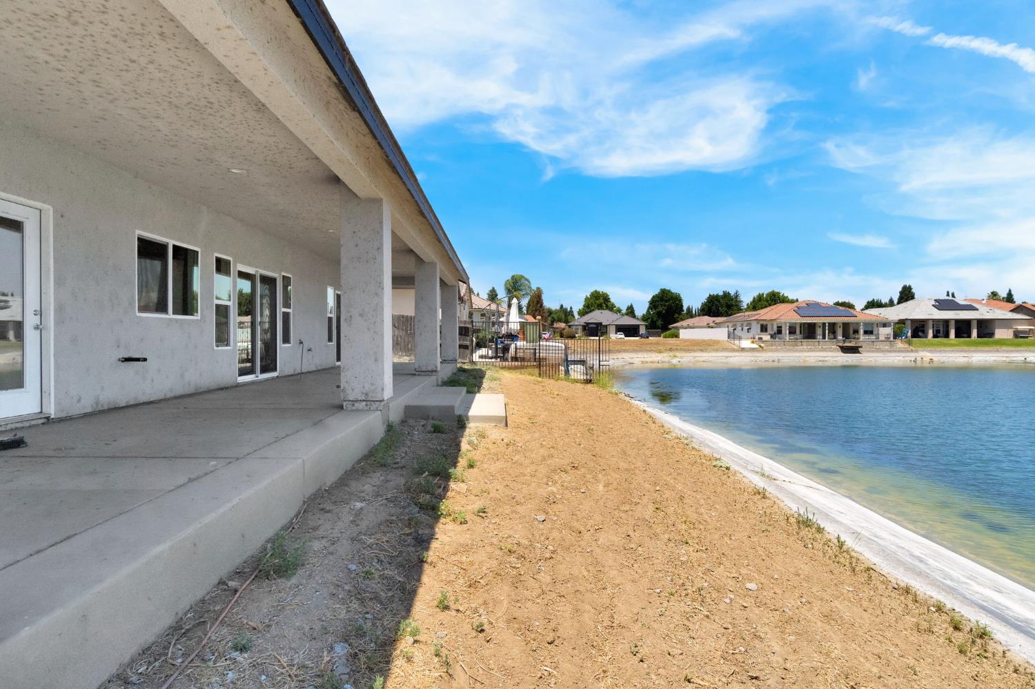 8215 LAKE SHORE DRIVE, Chowchilla, CA 93610