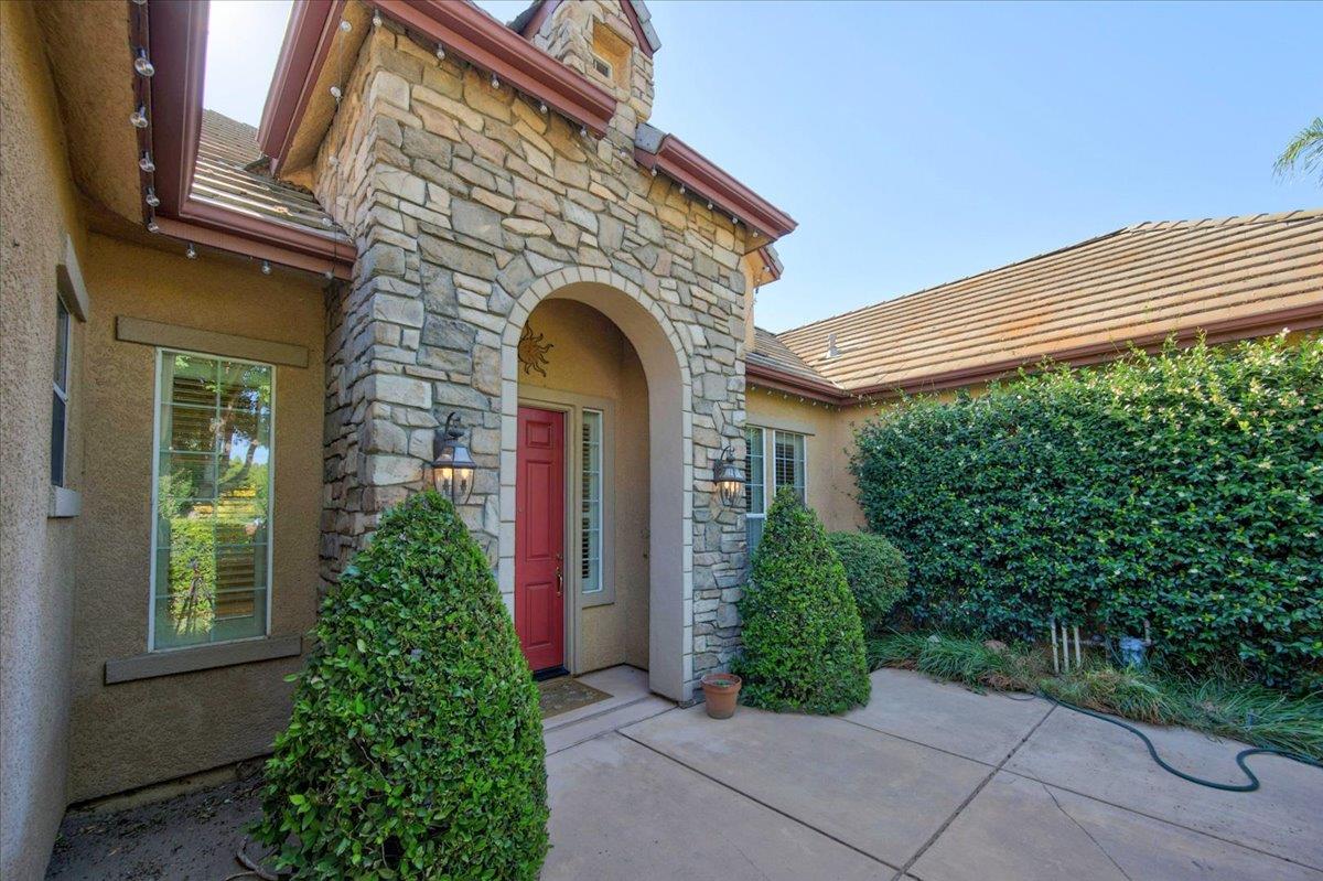 11 W Jordan Ave, Clovis, CA 93611