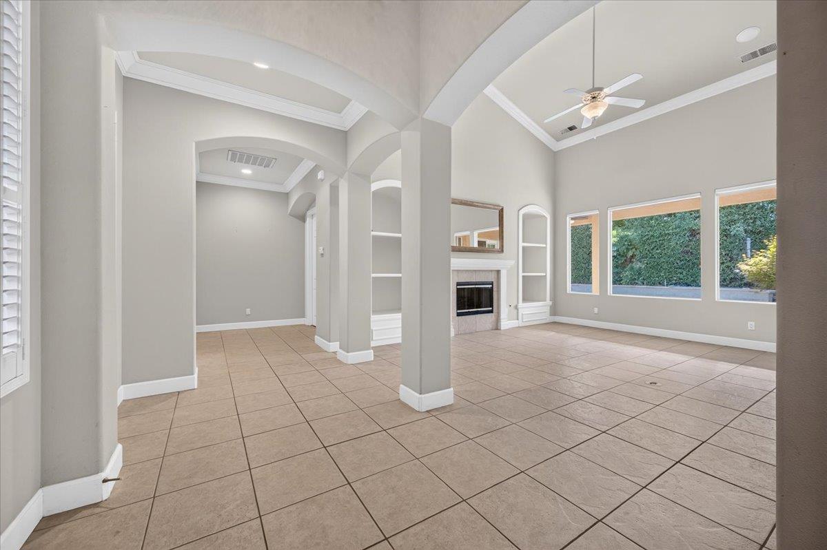 11 W Jordan Ave, Clovis, CA 93611