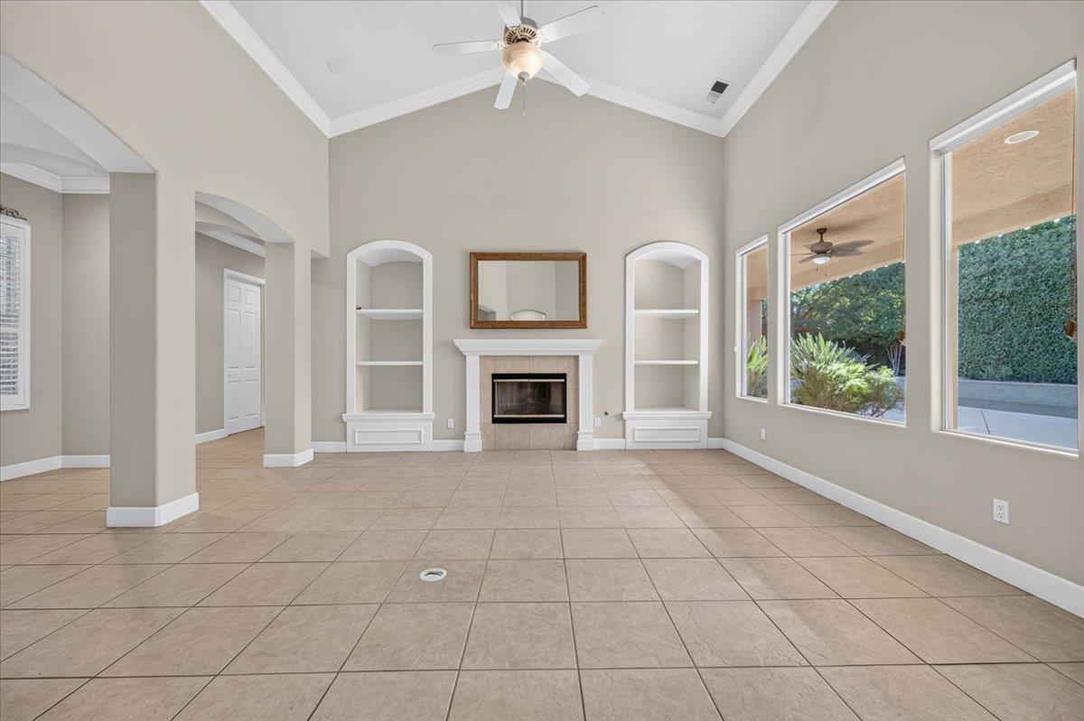 11 W Jordan Ave, Clovis, CA 93611