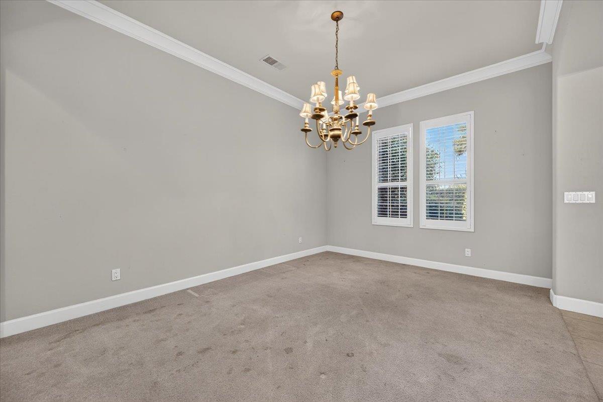 11 W Jordan Ave, Clovis, CA 93611