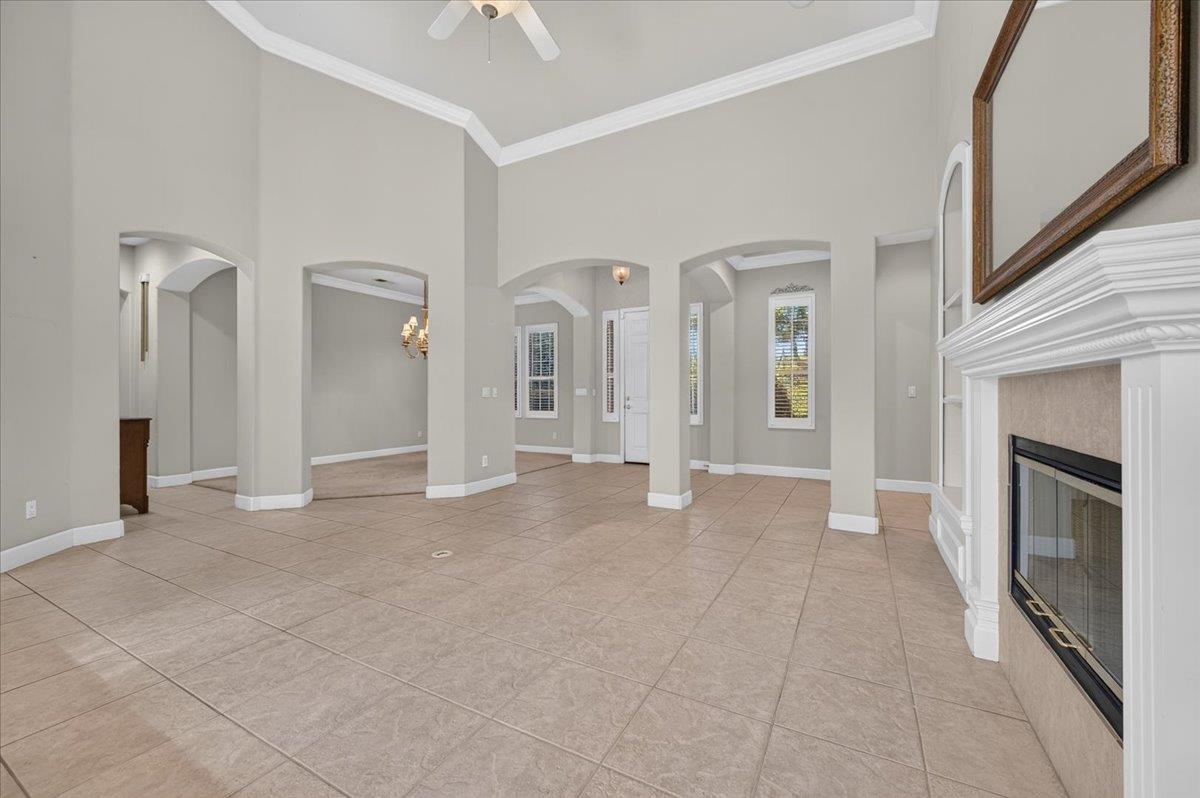 11 W Jordan Ave, Clovis, CA 93611