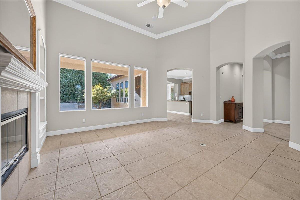 11 W Jordan Ave, Clovis, CA 93611