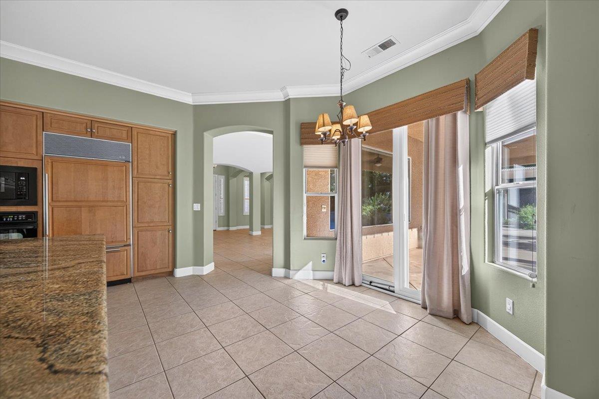 11 W Jordan Ave, Clovis, CA 93611