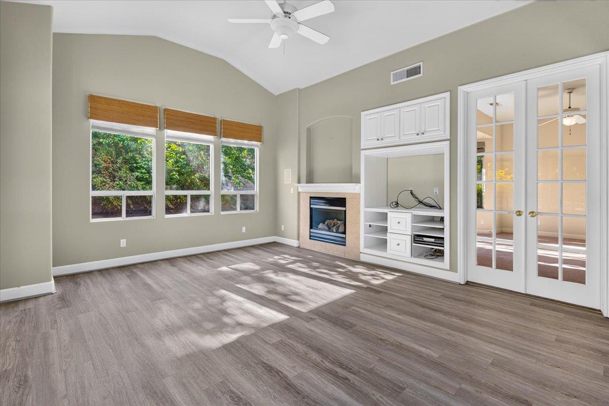 11 W Jordan Ave, Clovis, CA 93611
