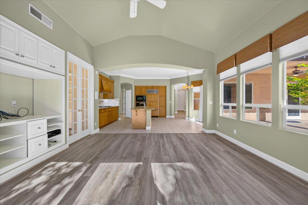 11 W Jordan Ave, Clovis, CA 93611