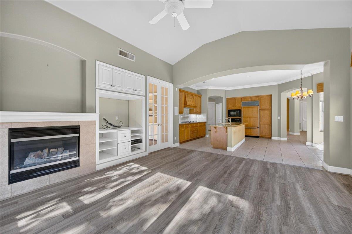 11 W Jordan Ave, Clovis, CA 93611