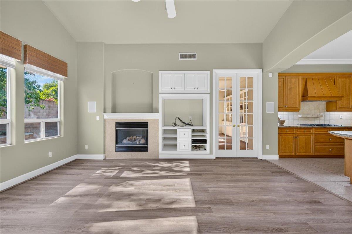 11 W Jordan Ave, Clovis, CA 93611