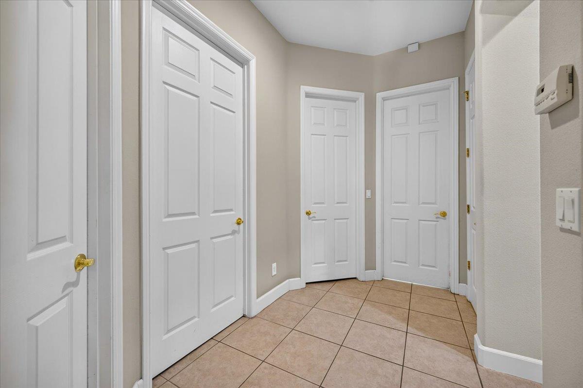 11 W Jordan Ave, Clovis, CA 93611