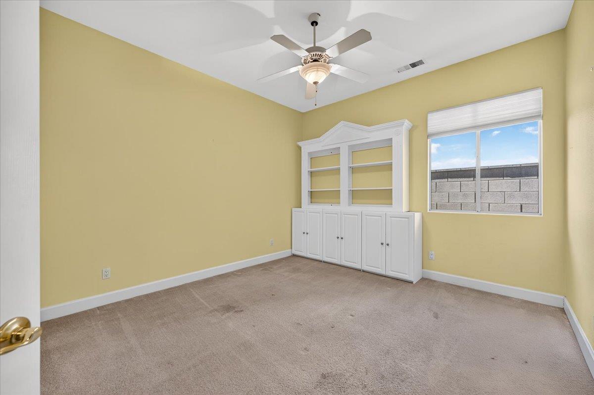 11 W Jordan Ave, Clovis, CA 93611