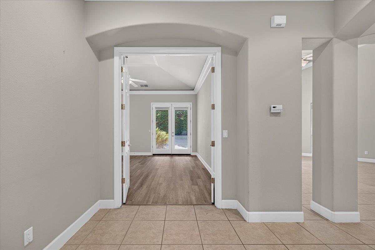 11 W Jordan Ave, Clovis, CA 93611