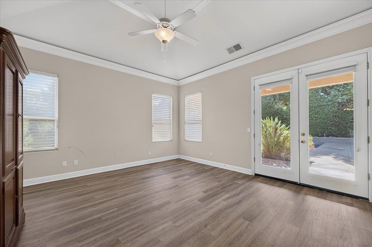 11 W Jordan Ave, Clovis, CA 93611
