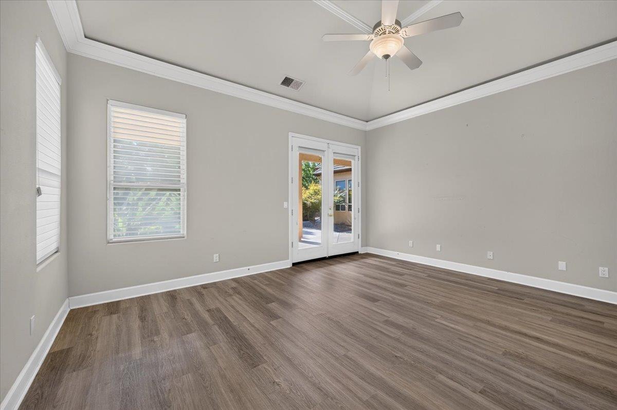 11 W Jordan Ave, Clovis, CA 93611