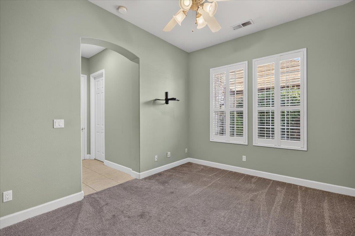 11 W Jordan Ave, Clovis, CA 93611