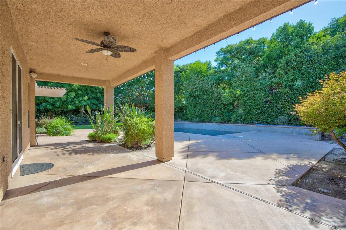11 W Jordan Ave, Clovis, CA 93611