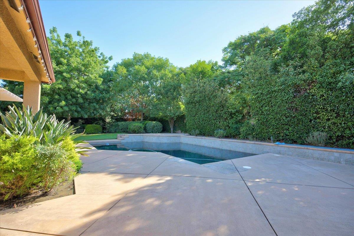 11 W Jordan Ave, Clovis, CA 93611