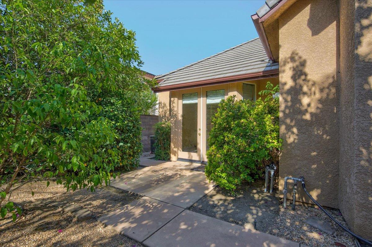 11 W Jordan Ave, Clovis, CA 93611