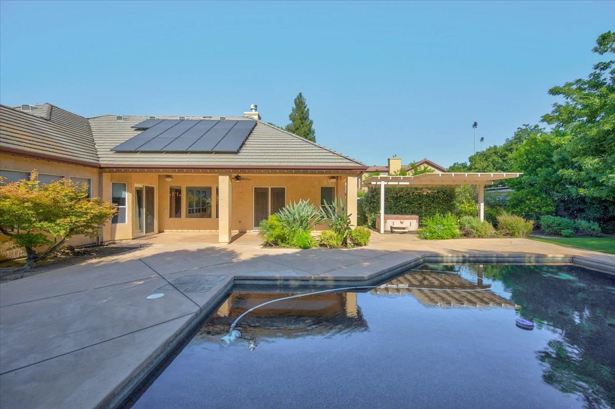 11 W Jordan Ave, Clovis, CA 93611