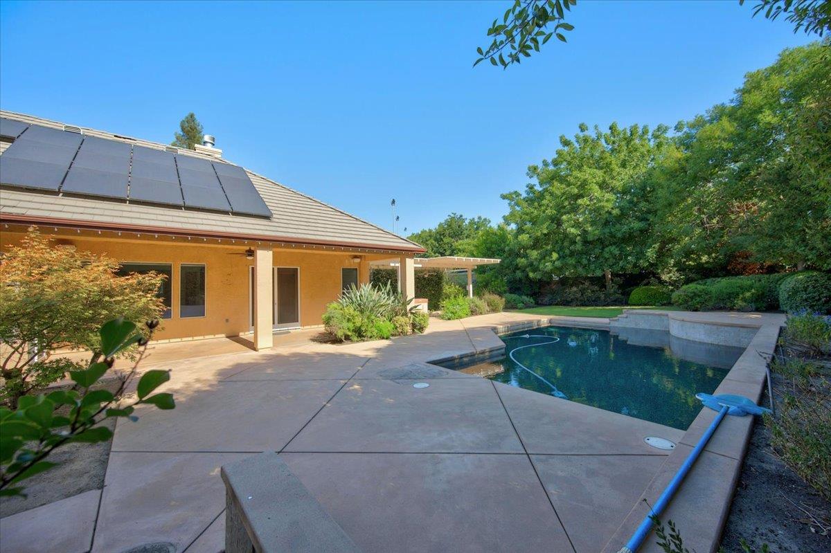 11 W Jordan Ave, Clovis, CA 93611