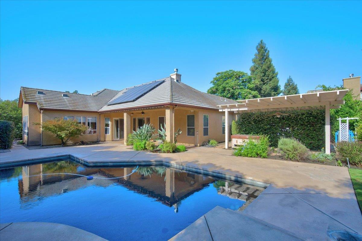 11 W Jordan Ave, Clovis, CA 93611