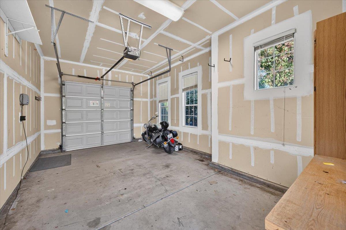 11 W Jordan Ave, Clovis, CA 93611