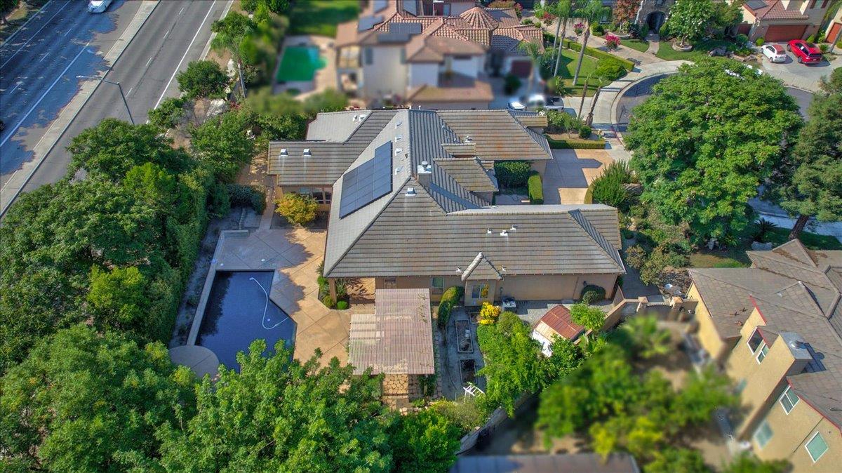 11 W Jordan Ave, Clovis, CA 93611