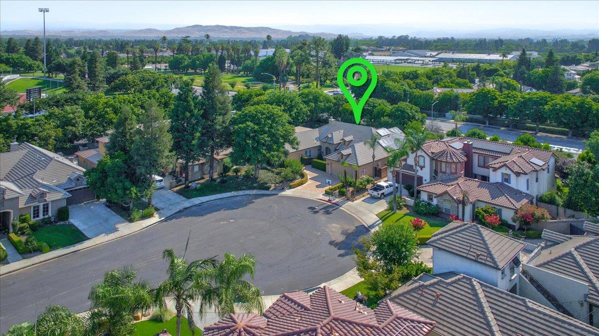 11 W Jordan Ave, Clovis, CA 93611