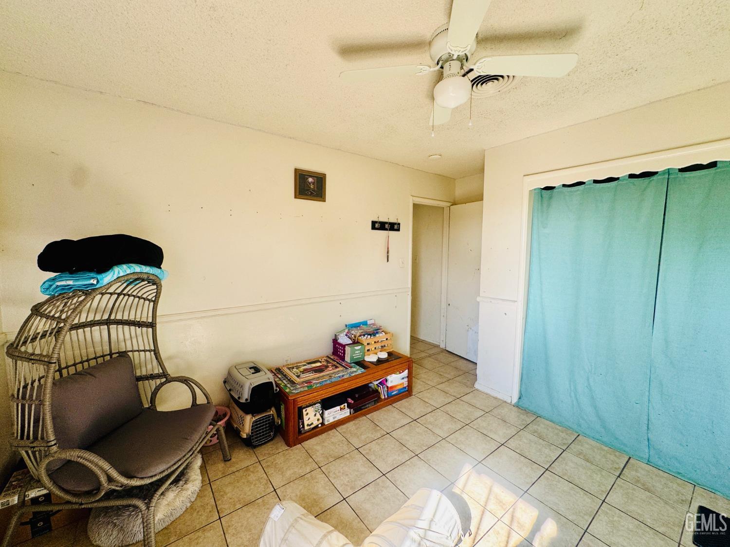 713 Iris St, Bakersfield, CA 93308