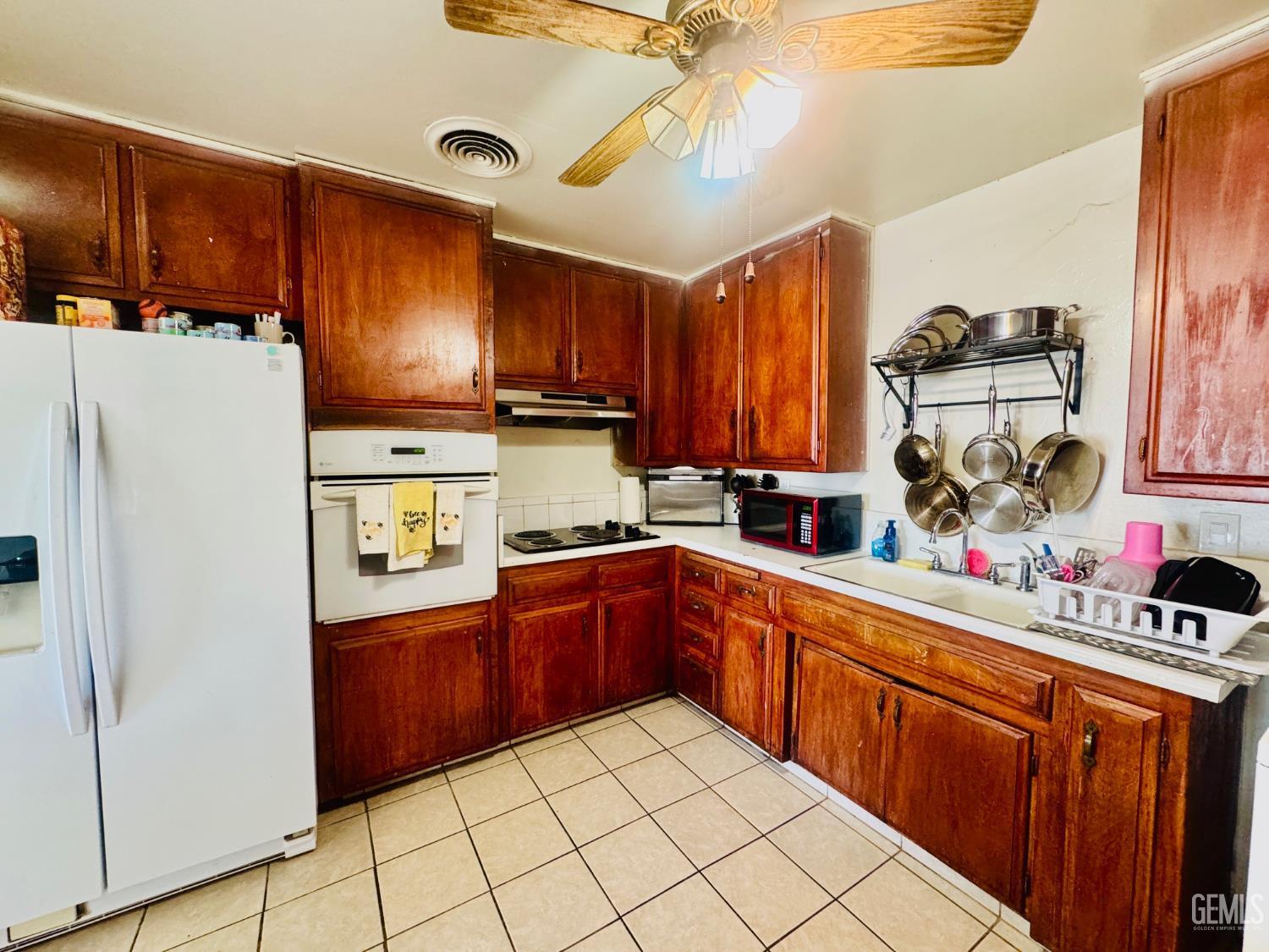 713 Iris St, Bakersfield, CA 93308