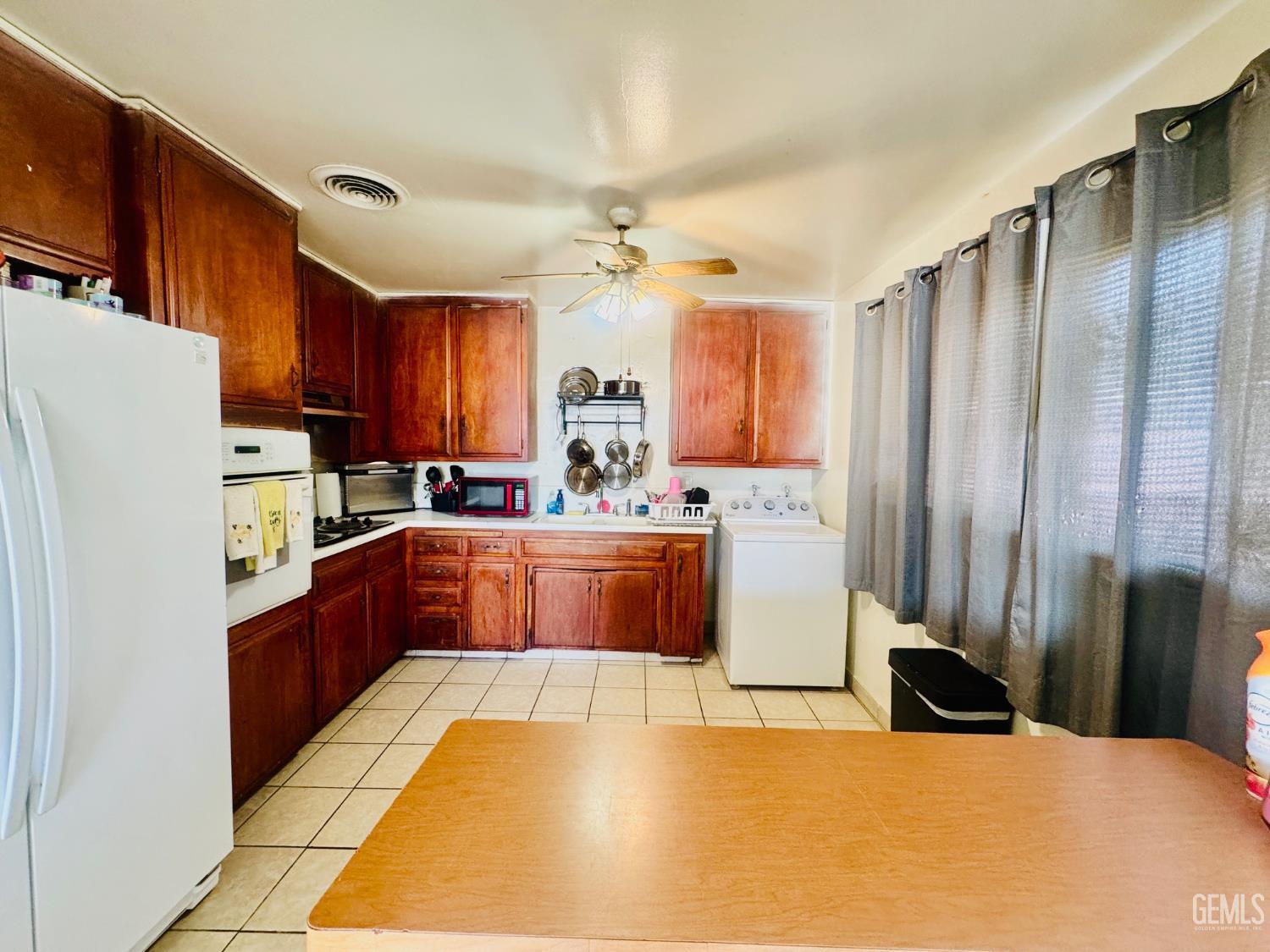 713 Iris St, Bakersfield, CA 93308