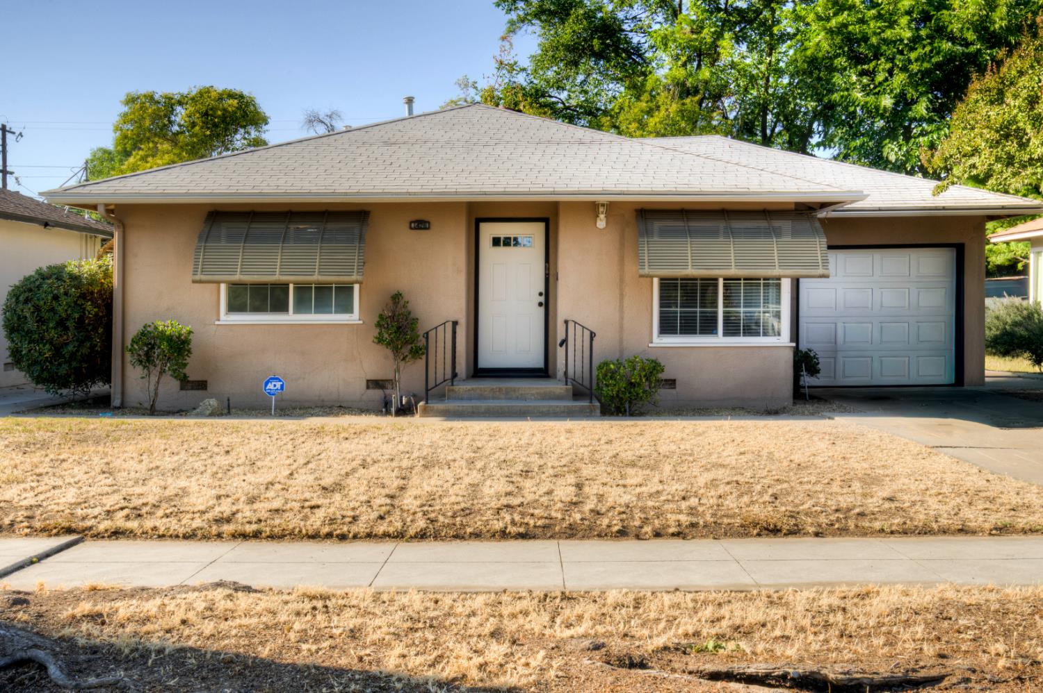 1426 W Weldon Ave, Fresno, CA 93705