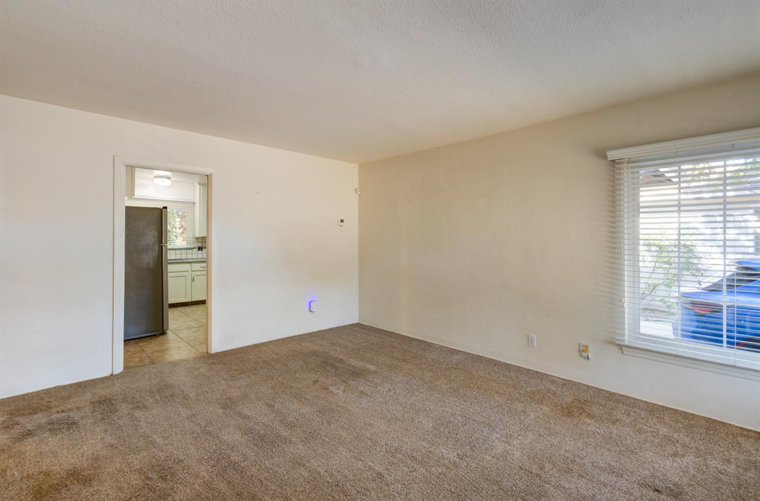 1426 W Weldon Ave, Fresno, CA 93705