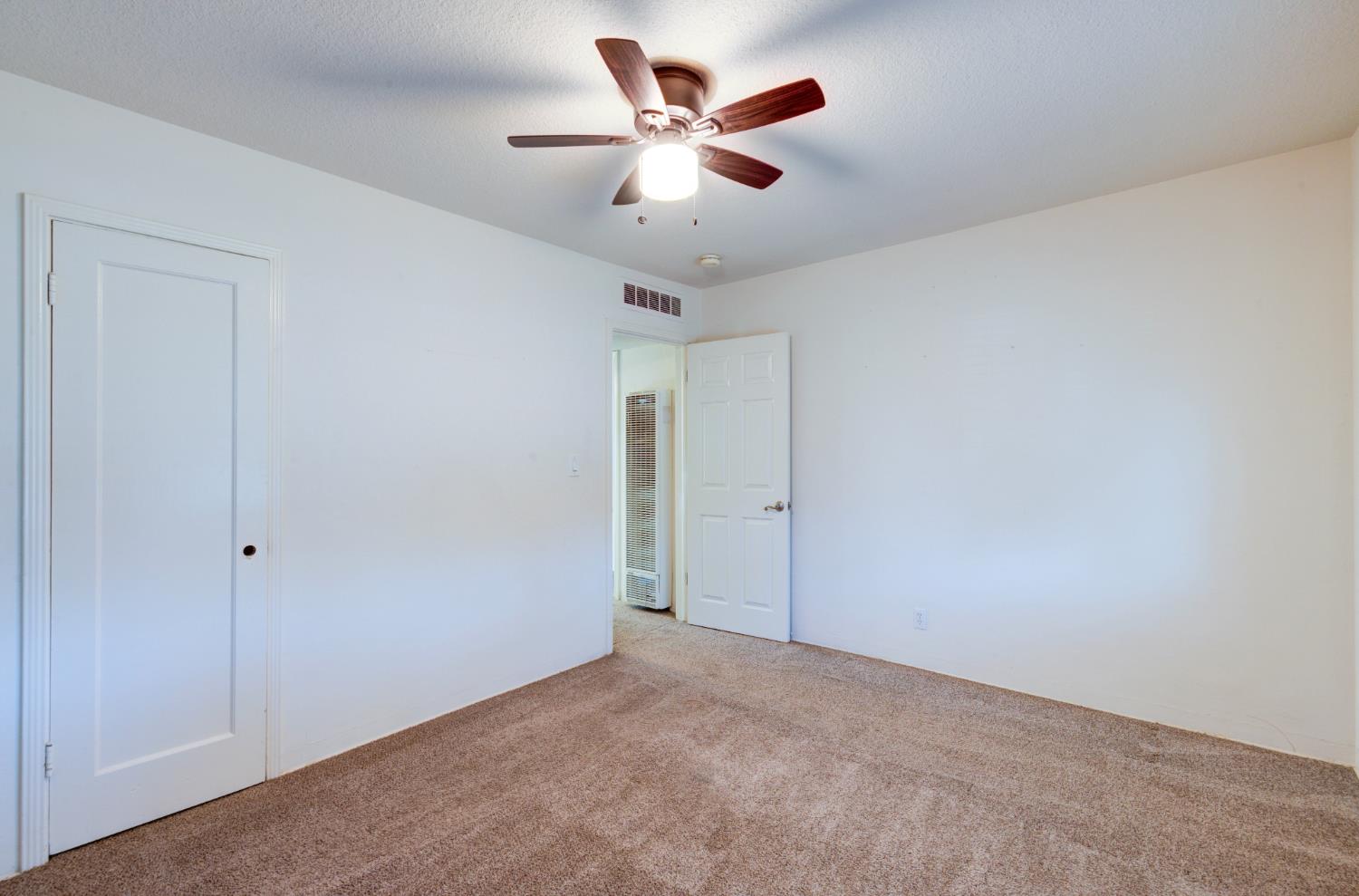 1426 W Weldon Ave, Fresno, CA 93705