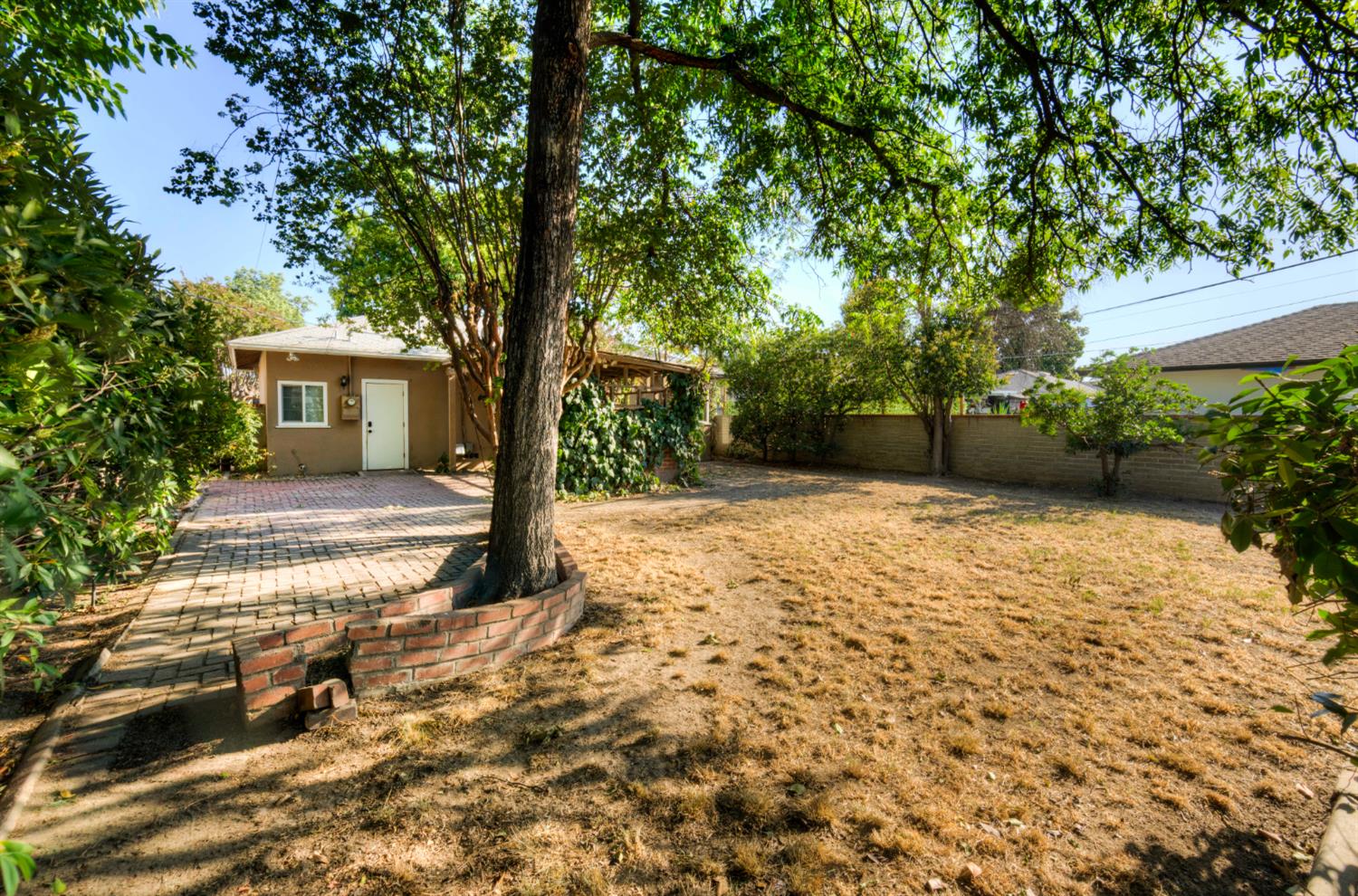 1426 W Weldon Ave, Fresno, CA 93705
