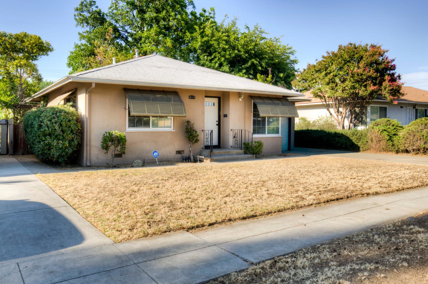 1426 W Weldon Ave, Fresno, CA 93705
