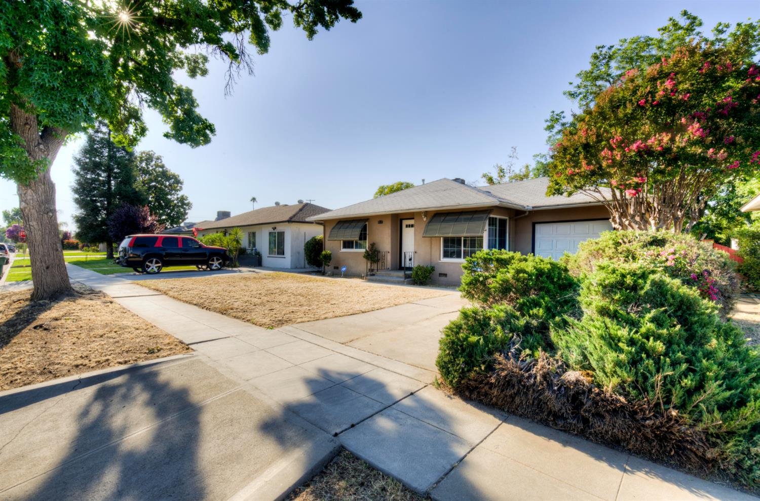 1426 W Weldon Ave, Fresno, CA 93705