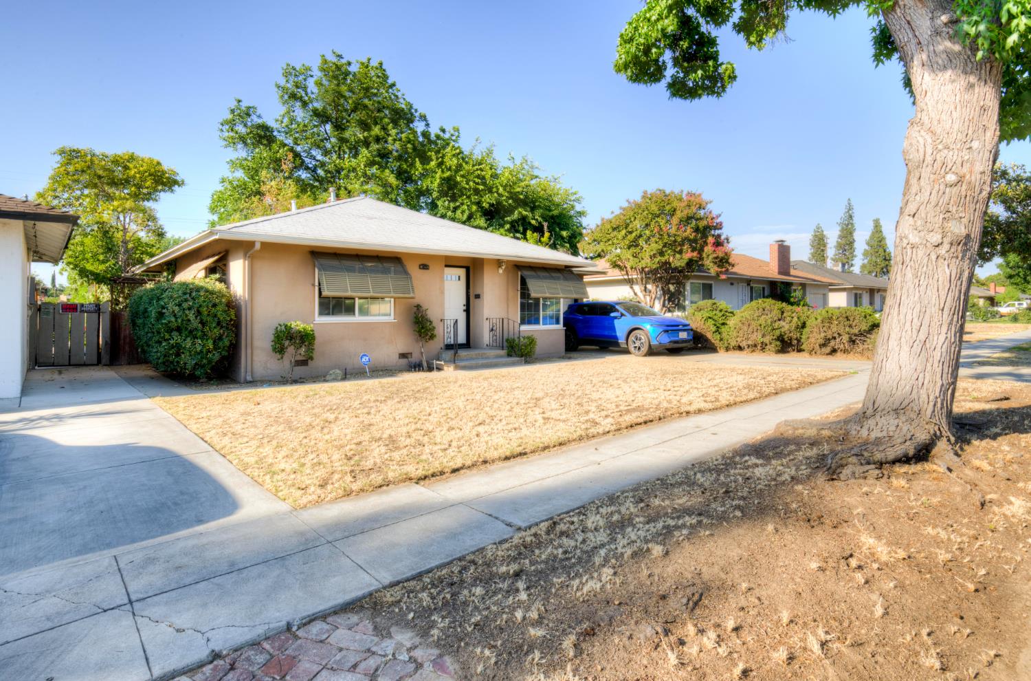 1426 W Weldon Ave, Fresno, CA 93705