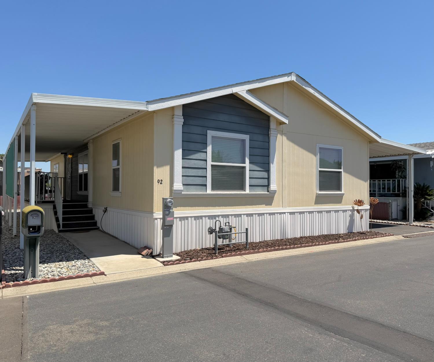 860 E Grangeville Blvd #SP 92, Hanford, CA 93230