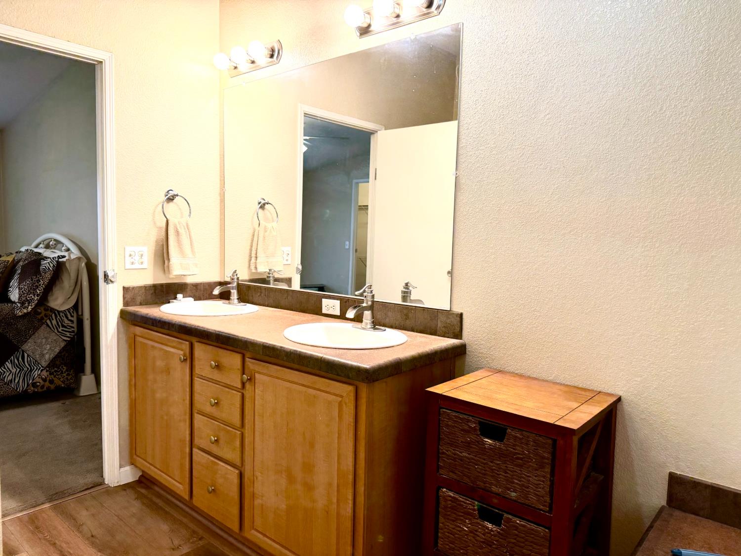 860 E Grangeville Blvd #SP 92, Hanford, CA 93230