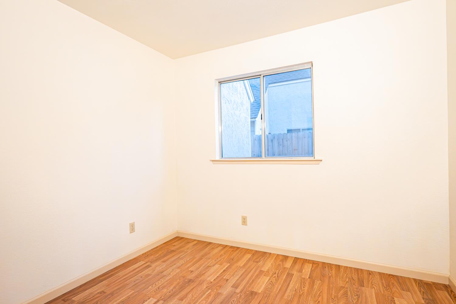 5427 N Aurora Ave, Fresno, CA 93722