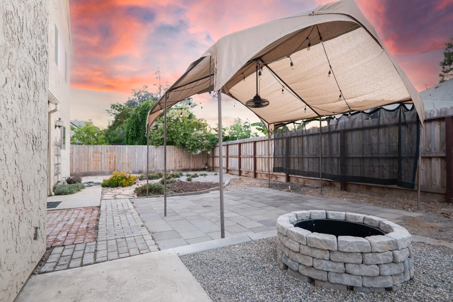5427 N Aurora Ave, Fresno, CA 93722