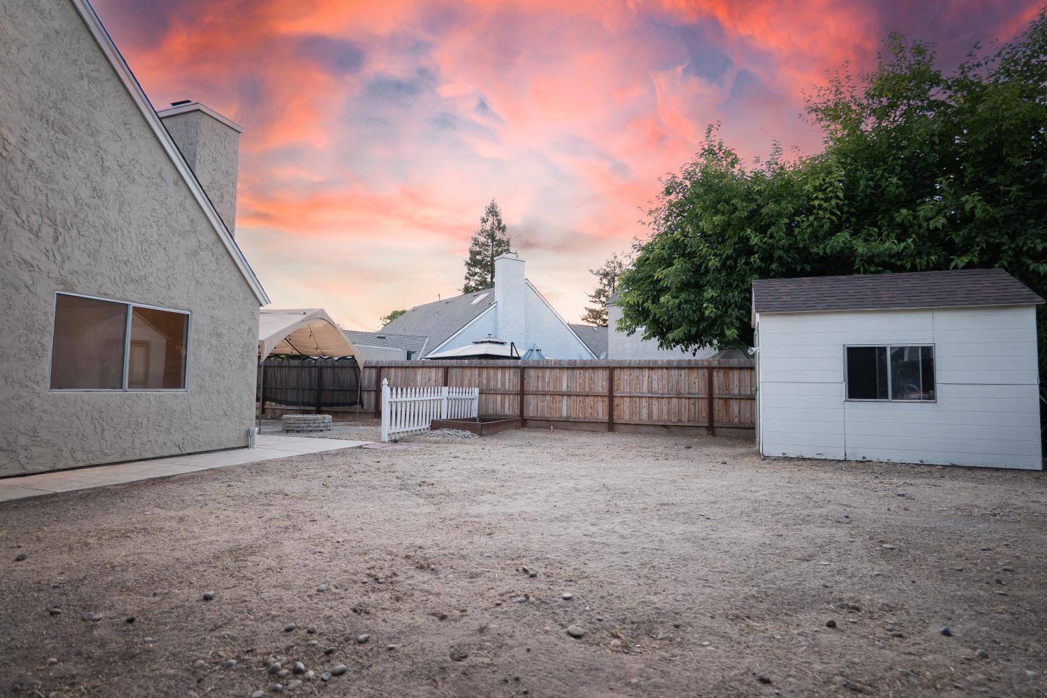 5427 N Aurora Ave, Fresno, CA 93722